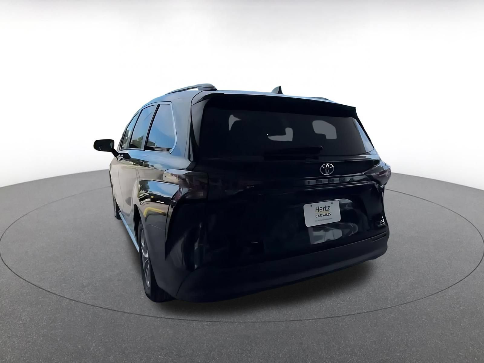 Thumbnail: 2024 Toyota Sienna - 10
