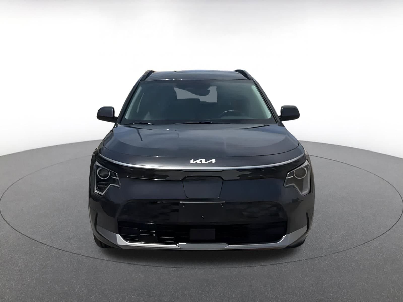Thumbnail: 2023 Kia Niro - 4