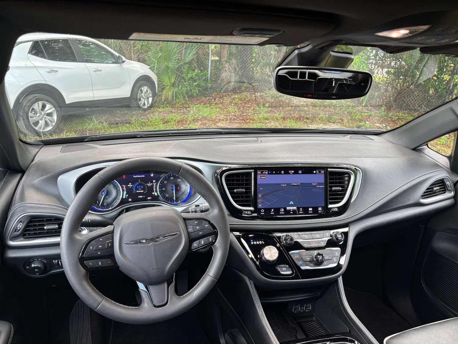 Thumbnail: 2025 Chrysler Pacifica - 33