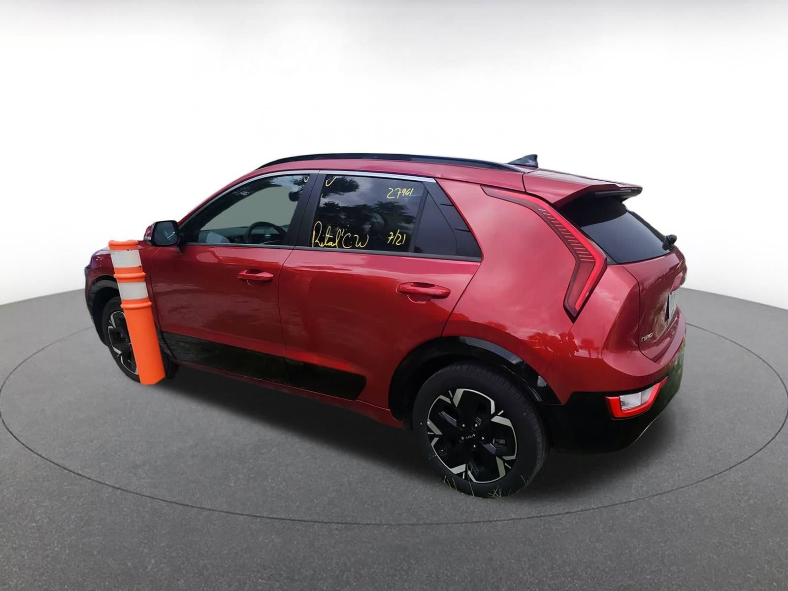 Thumbnail: 2023 Kia Niro - 7