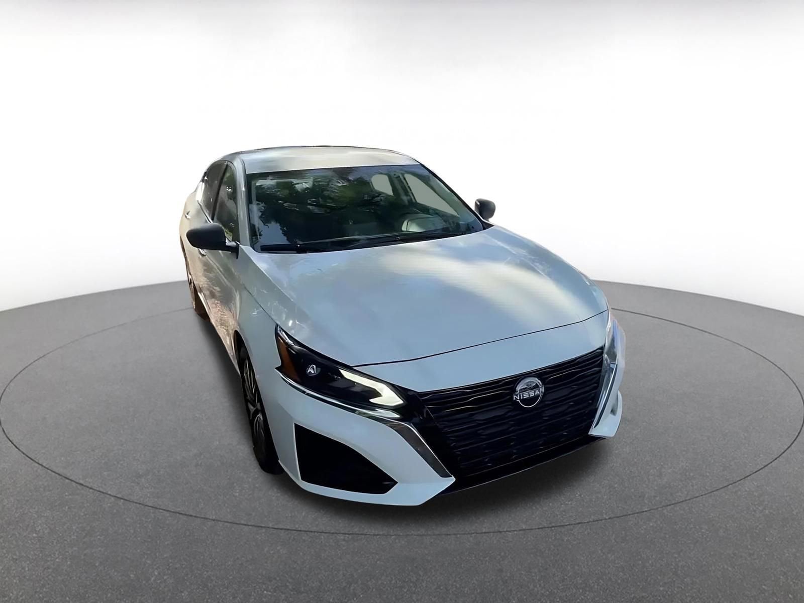 Thumbnail: 2025 Nissan Altima - 3