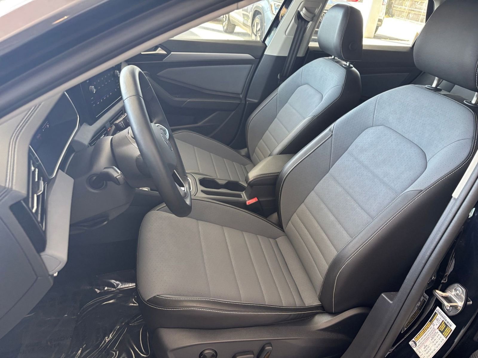 Thumbnail: 2025 Volkswagen Jetta - 35