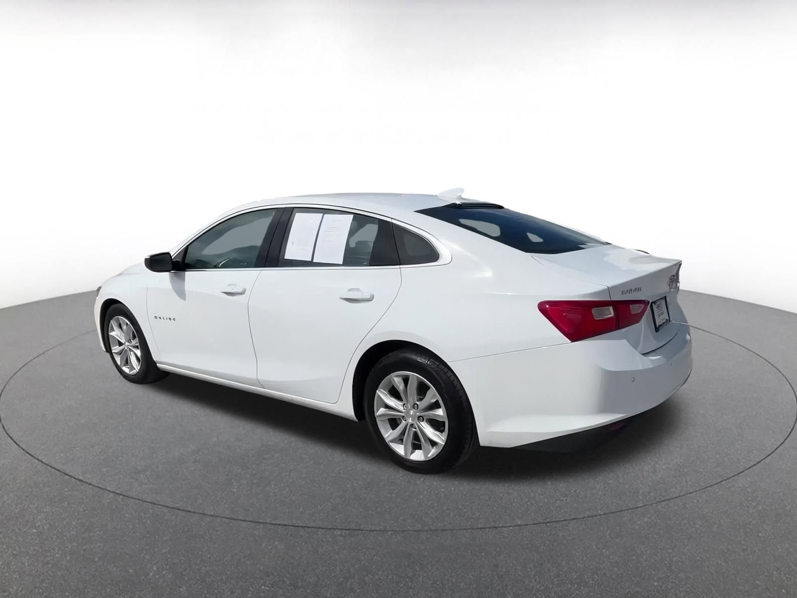 Thumbnail: 2024 Chevrolet Malibu - 10