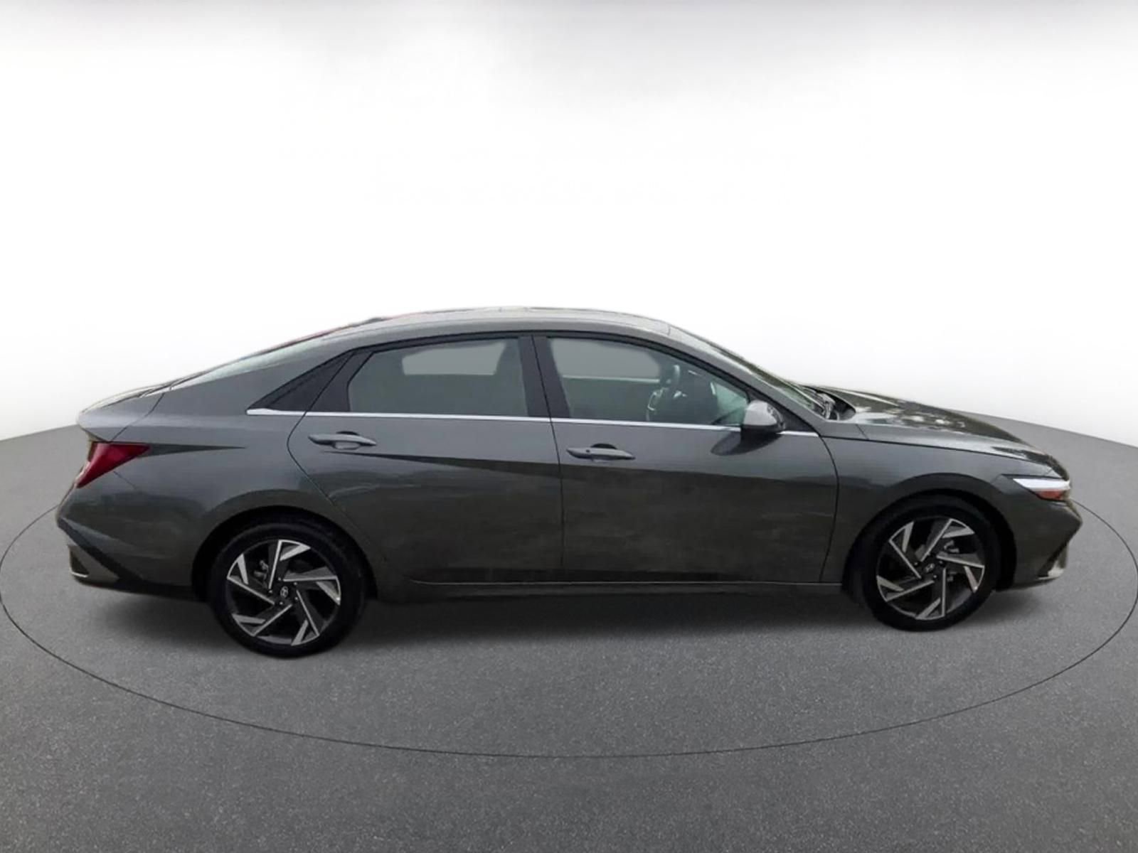 Thumbnail: 2025 Hyundai Elantra - 16