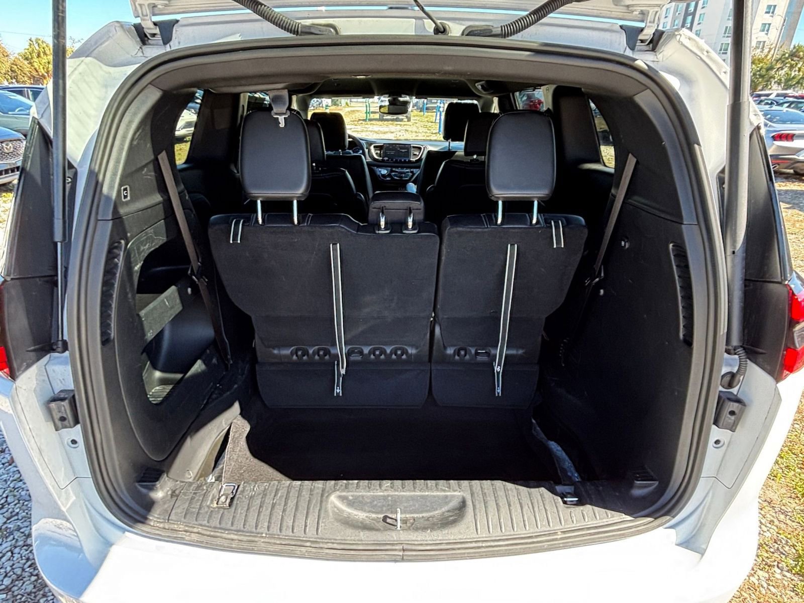 Thumbnail: 2025 Chrysler Pacifica - 34