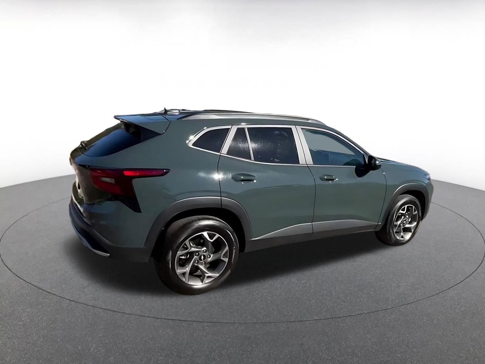 Thumbnail: 2025 Chevrolet Trax - 15