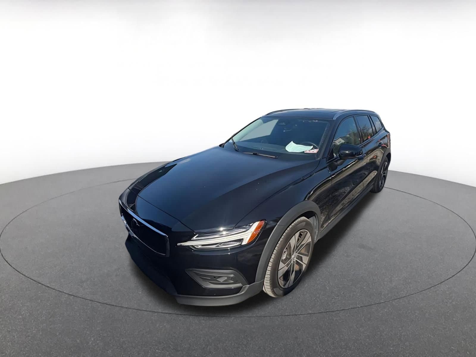 Thumbnail: 2025 Volvo S60 - 3