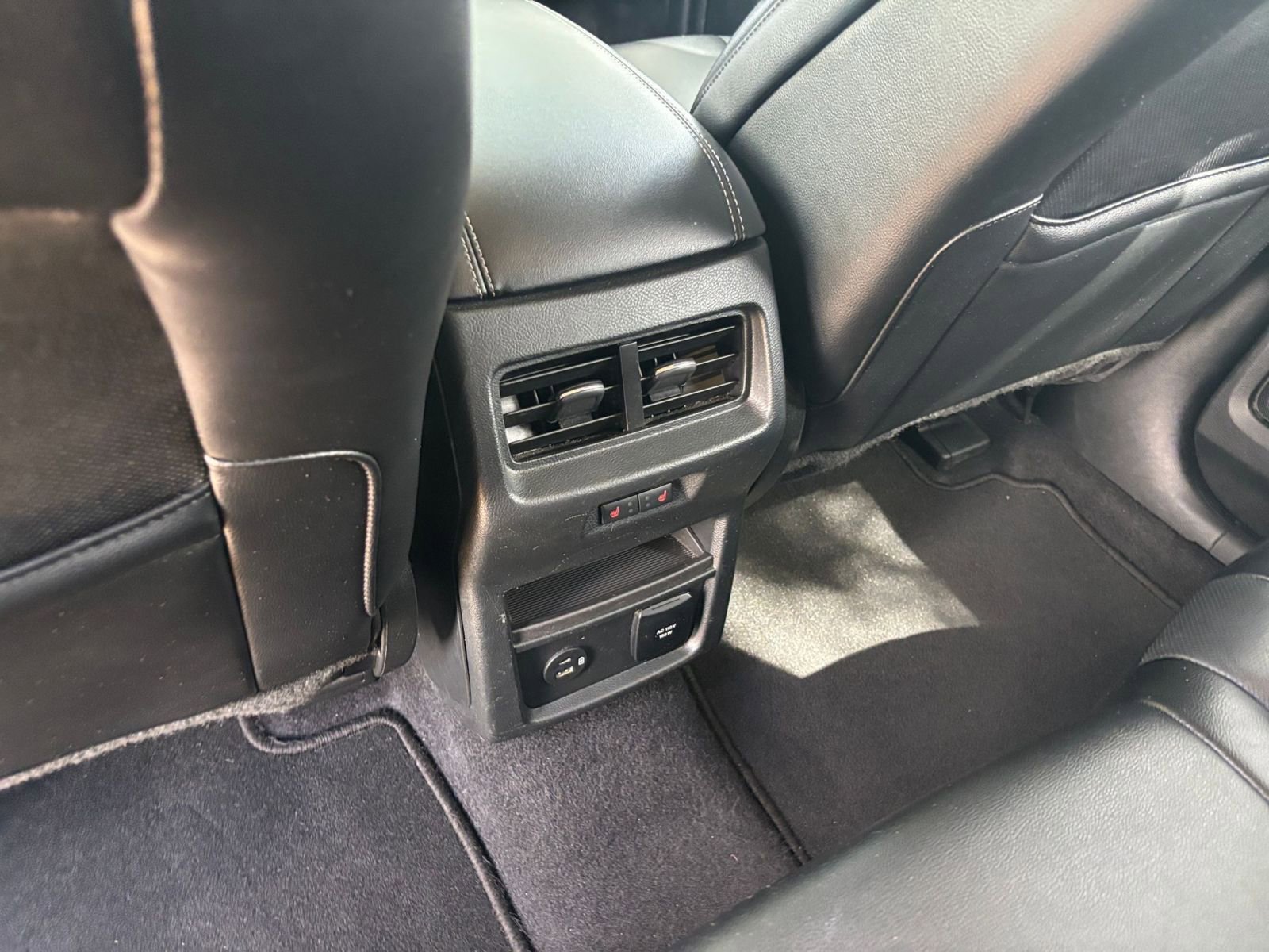 Thumbnail: 2022 Ford Edge - 24