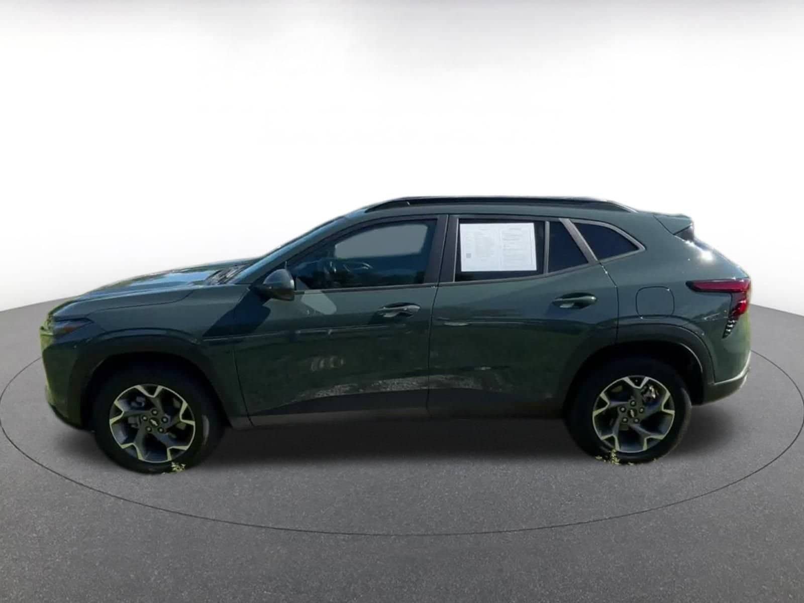 Thumbnail: 2025 Chevrolet Trax - 9