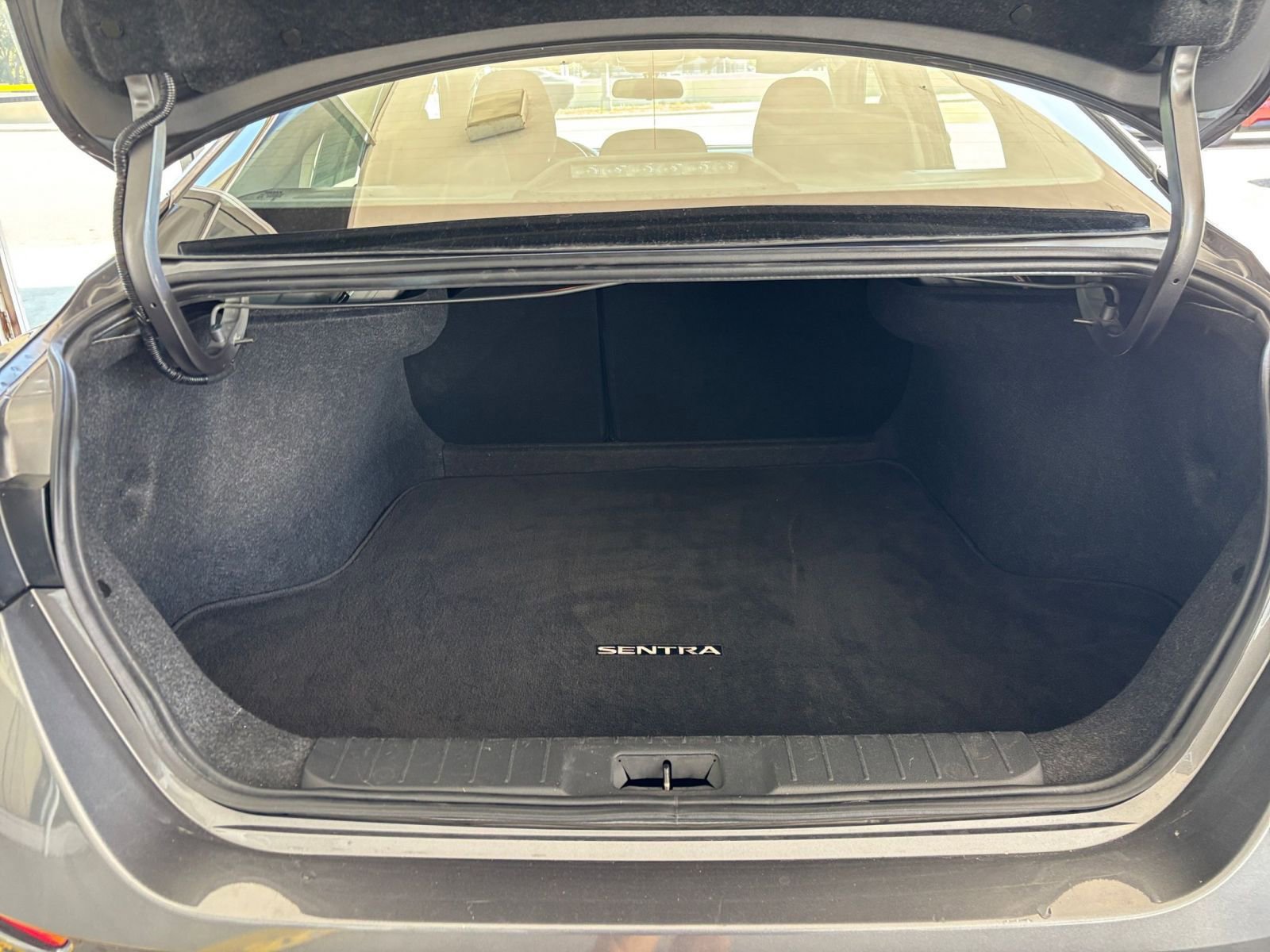 Thumbnail: 2025 Nissan Sentra - 31