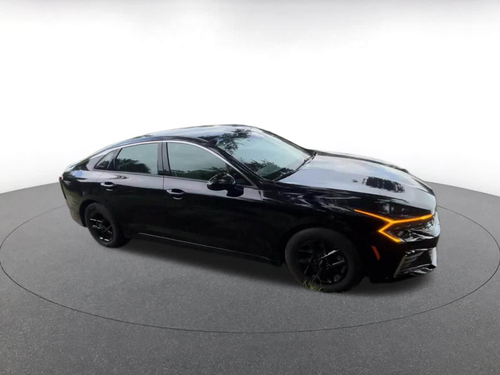 Thumbnail: 2025 Kia K5 - 2