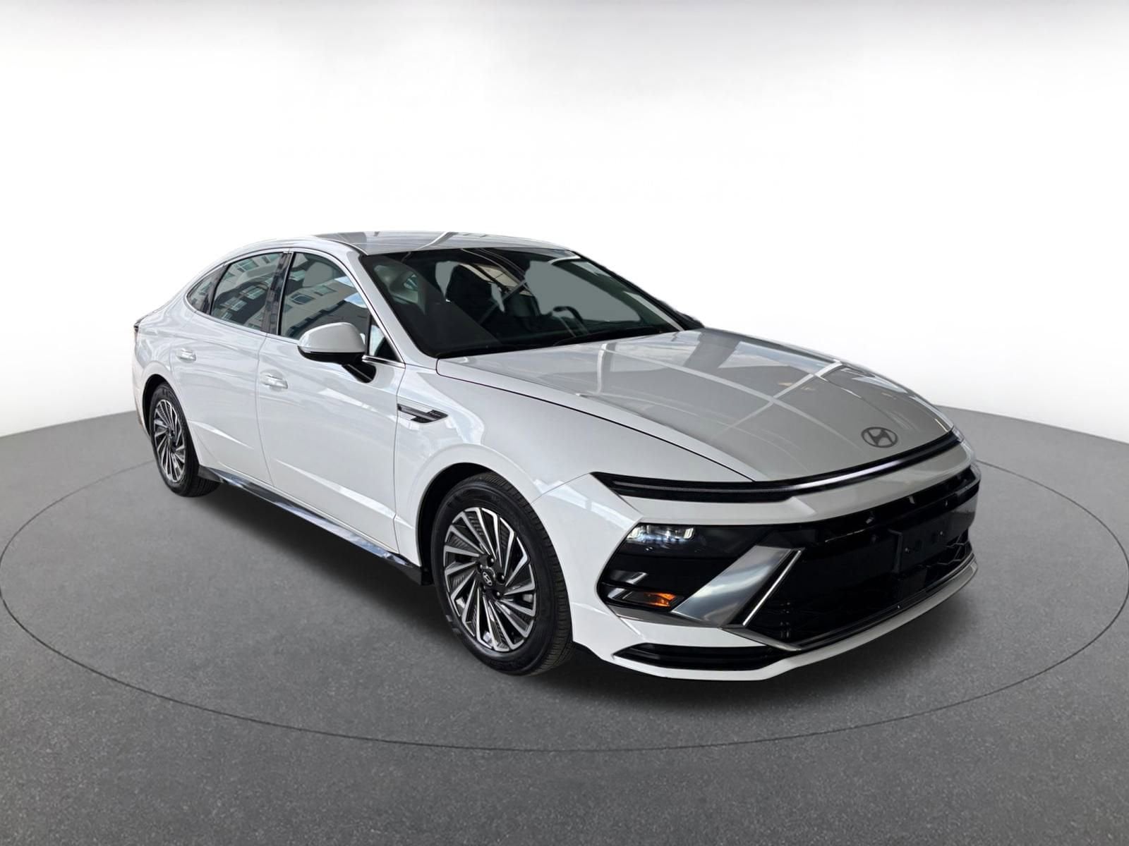 Thumbnail: 2024 Hyundai Sonata - 1