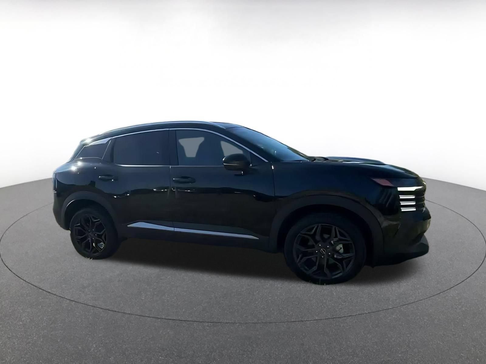 Thumbnail: 2026 Nissan Kicks - 2