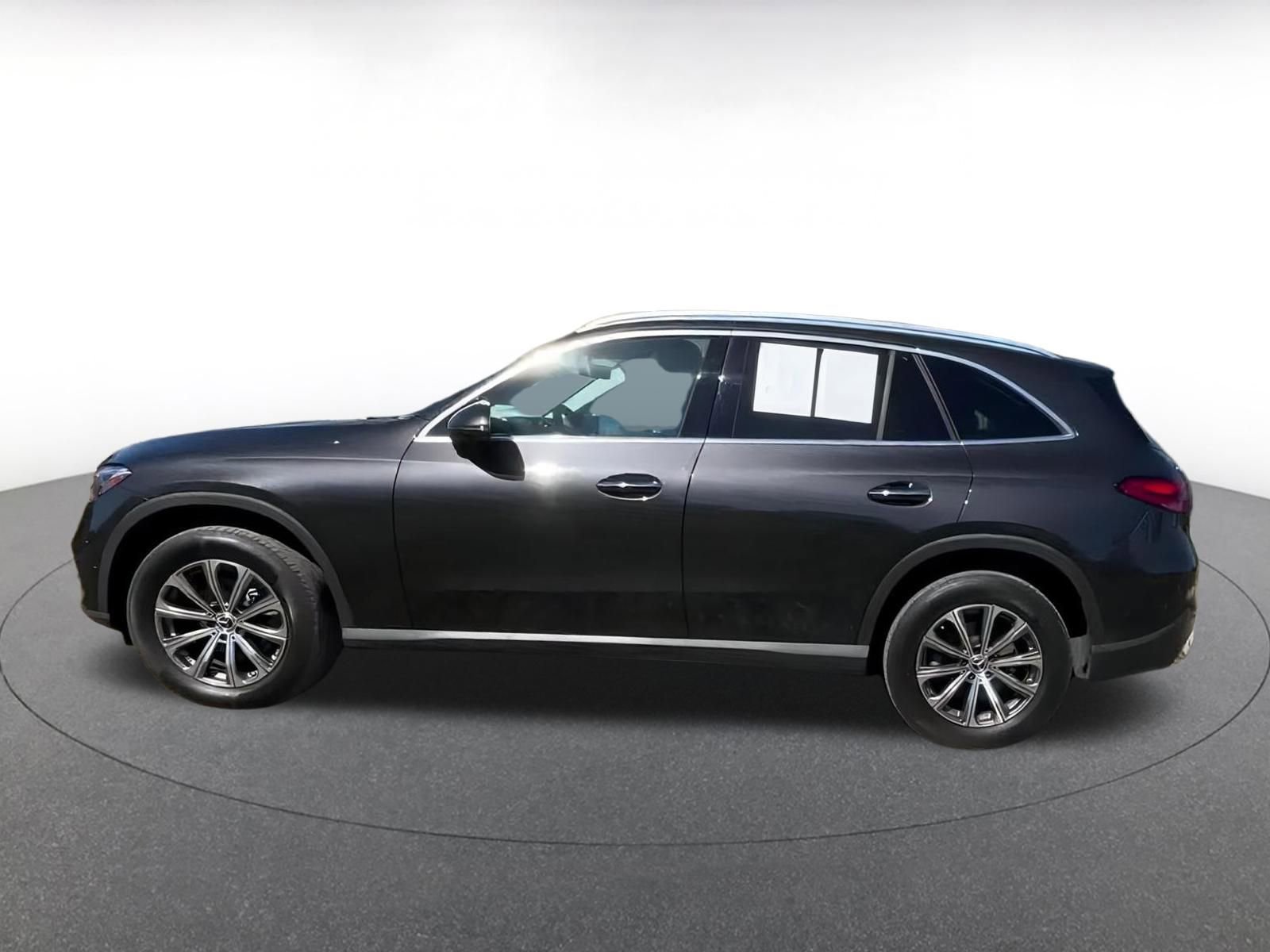 Thumbnail: 2023 Mercedes-Benz GLC - 9