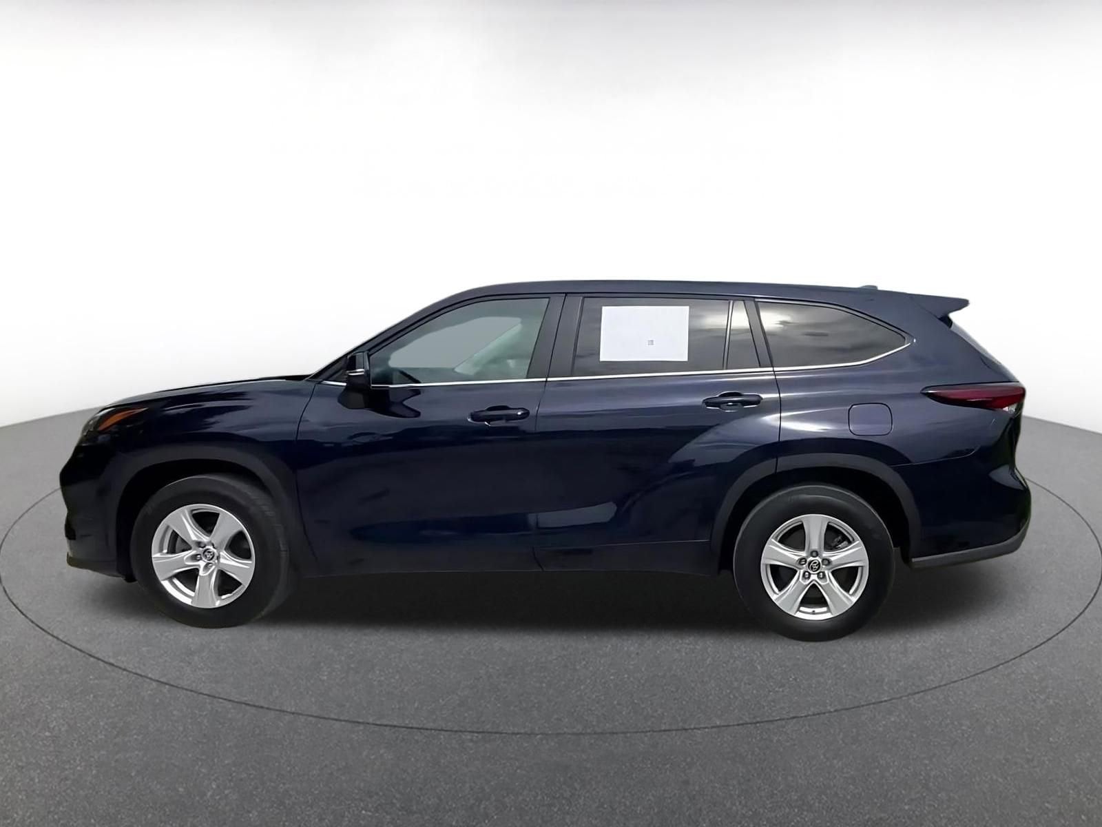 Thumbnail: 2025 Toyota Highlander - 9
