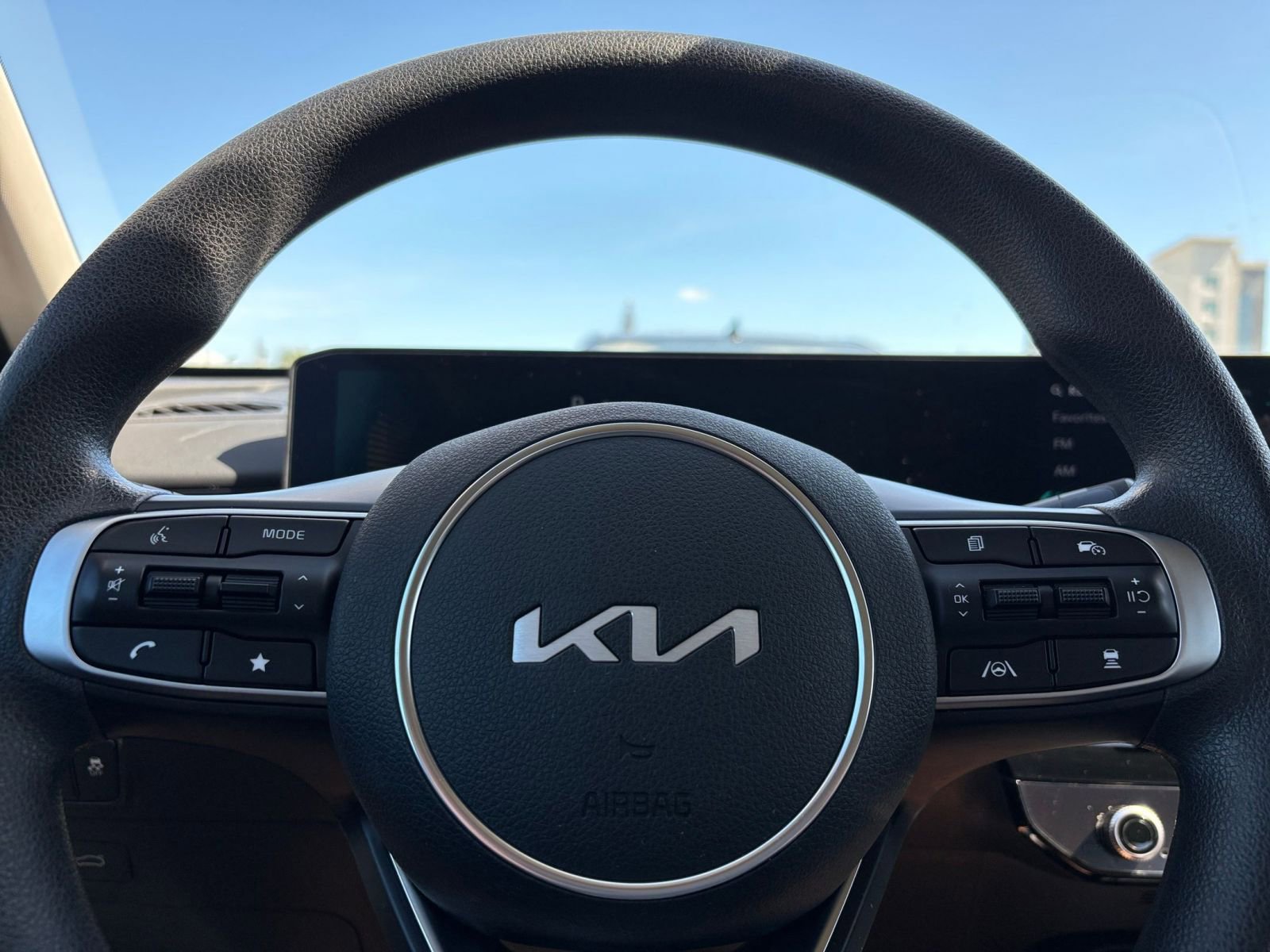 Thumbnail: 2025 Kia K5 - 29