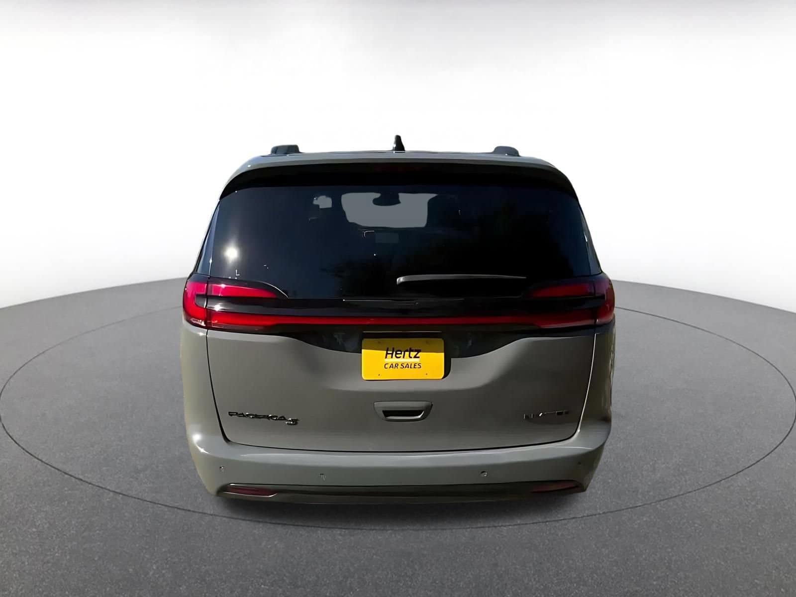 Thumbnail: 2025 Chrysler Pacifica - 12