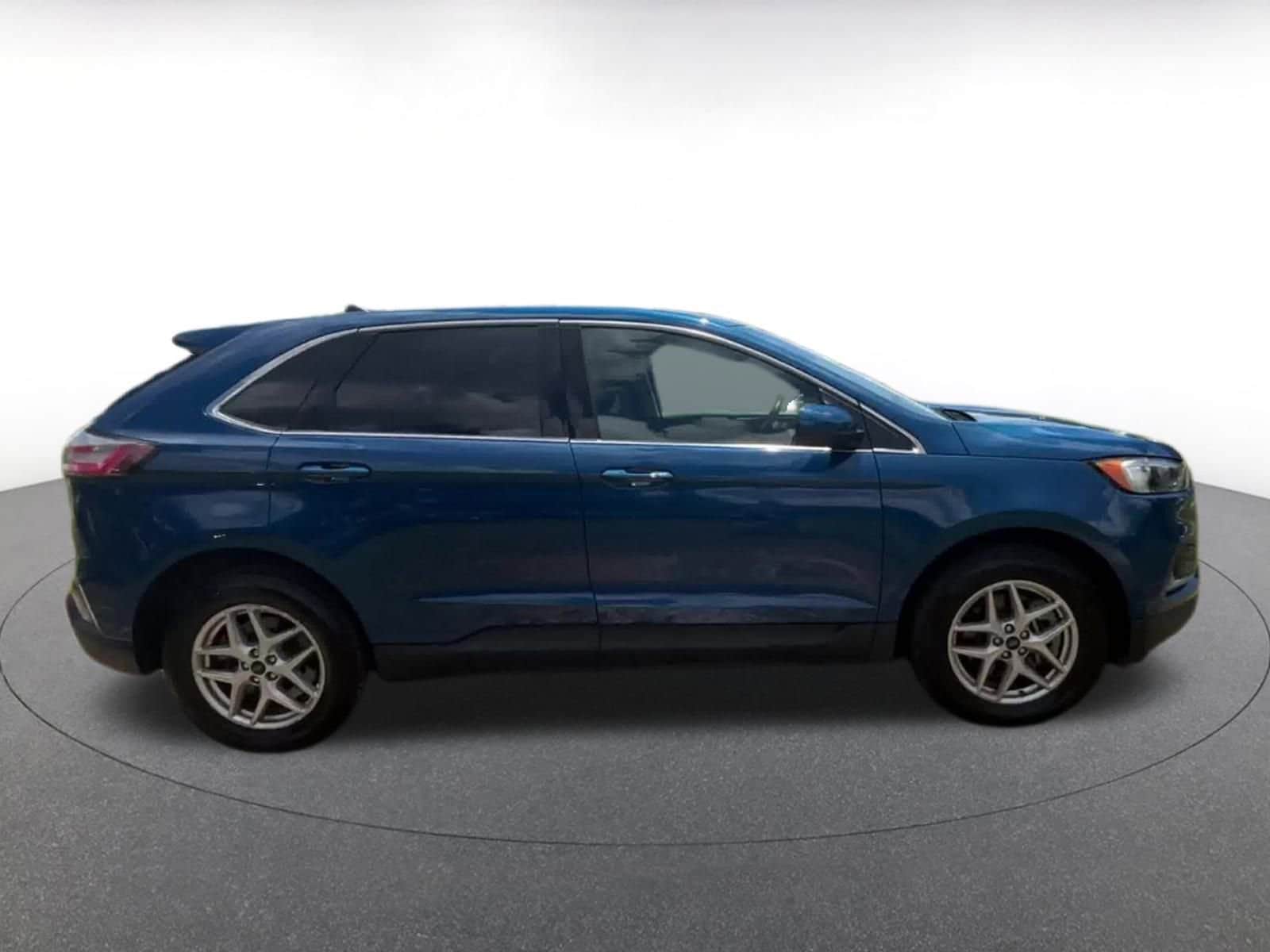 Thumbnail: 2023 Ford Edge - 16