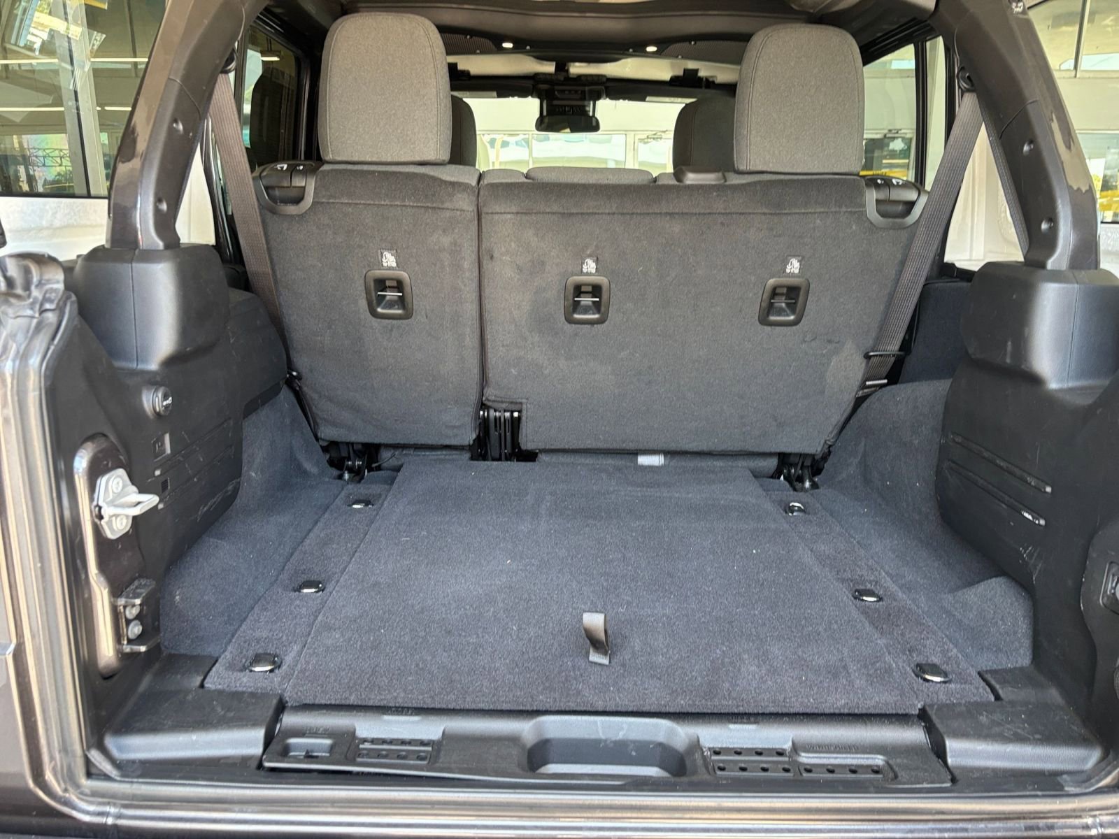 Thumbnail: 2025 Jeep Wrangler - 31