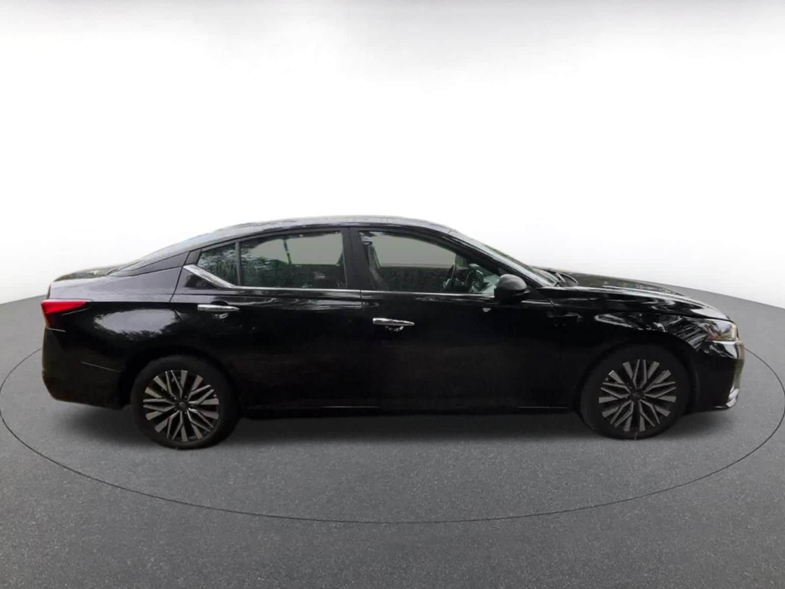 Thumbnail: 2025 Nissan Altima - 15