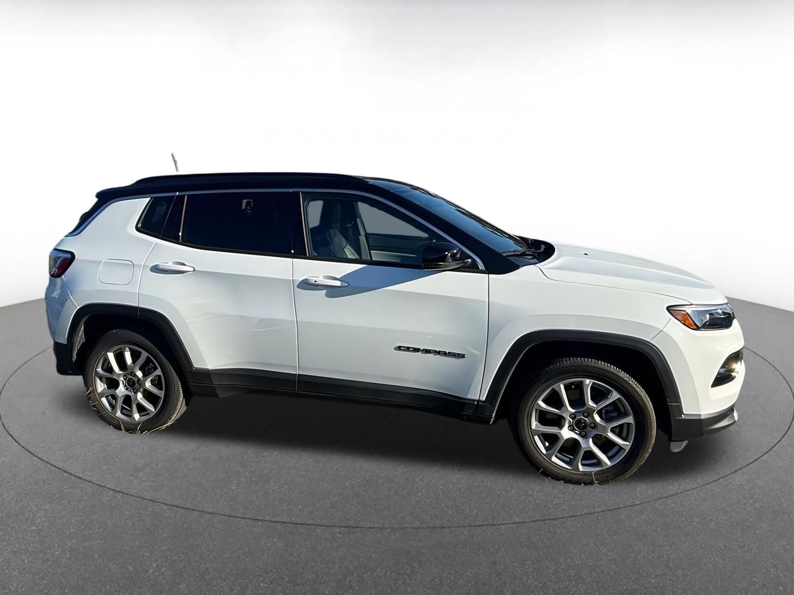 Thumbnail: 2025 Jeep Compass - 22