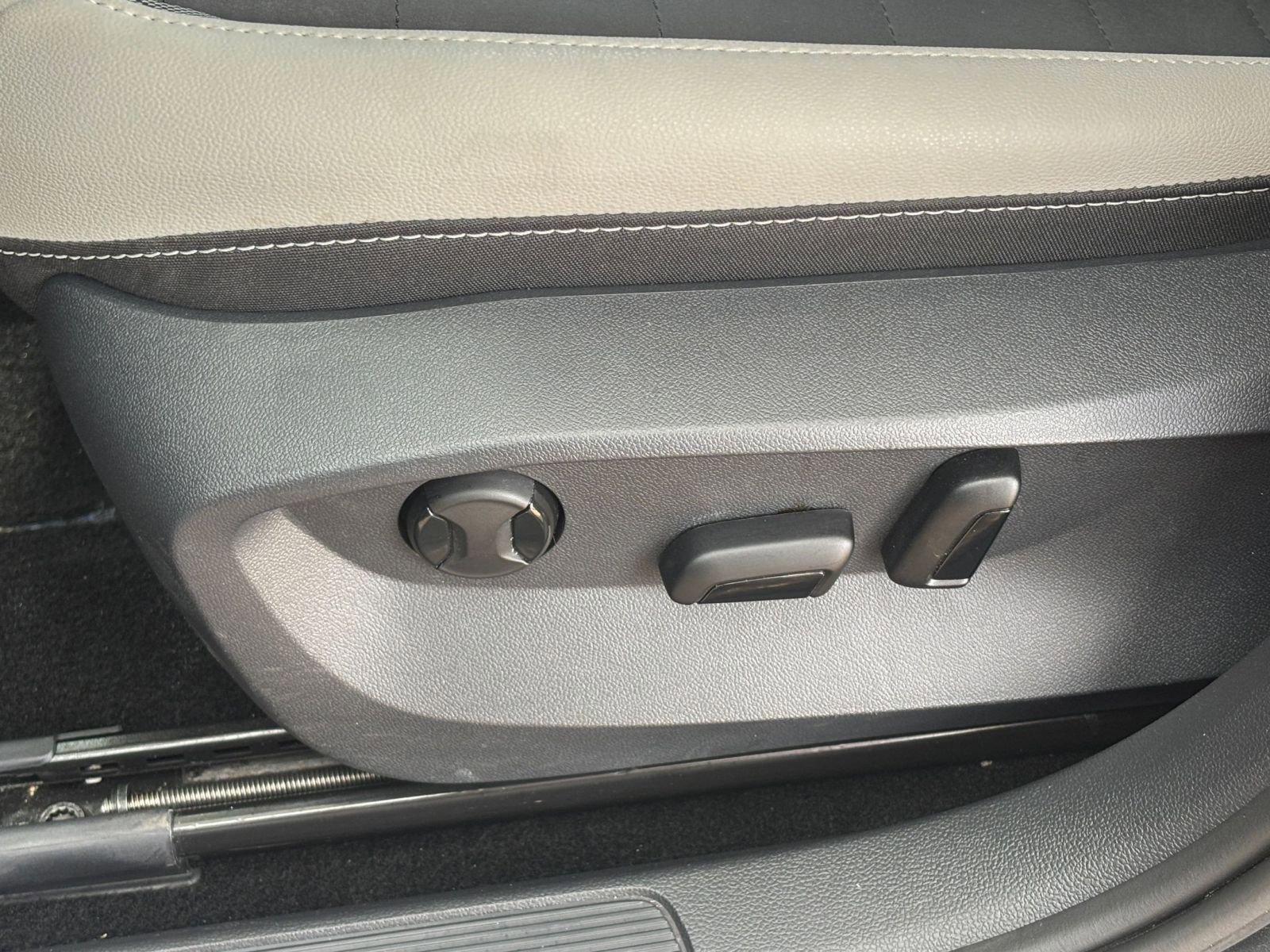 Thumbnail: 2025 Volkswagen Taos - 22