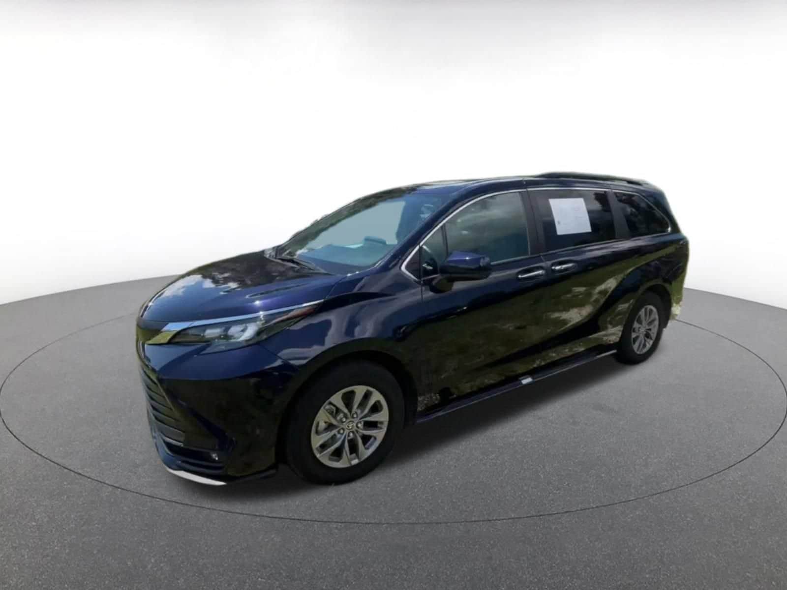 Thumbnail: 2025 Toyota Sienna - 8