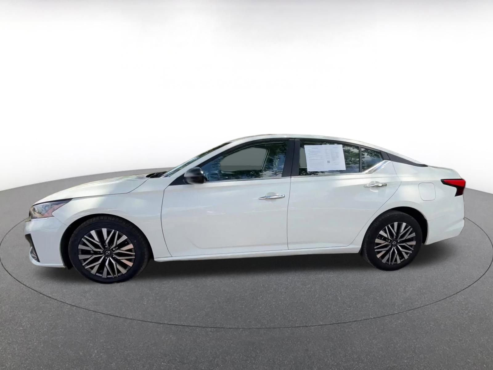Thumbnail: 2025 Nissan Altima - 9