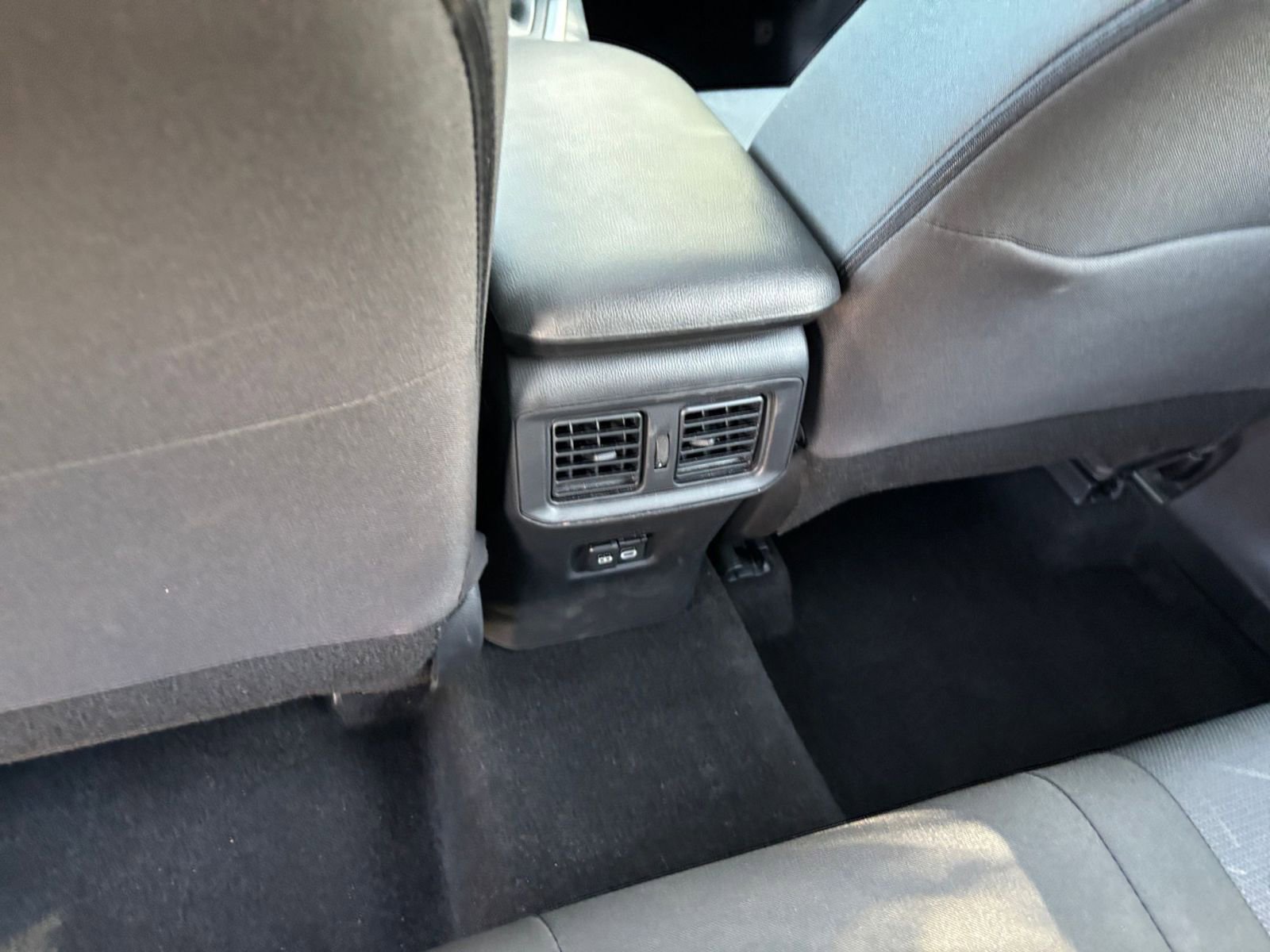 Thumbnail: 2025 Toyota RAV4 - 25