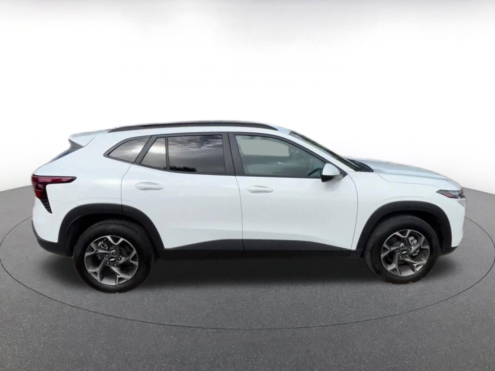 Thumbnail: 2025 Chevrolet Trax - 16