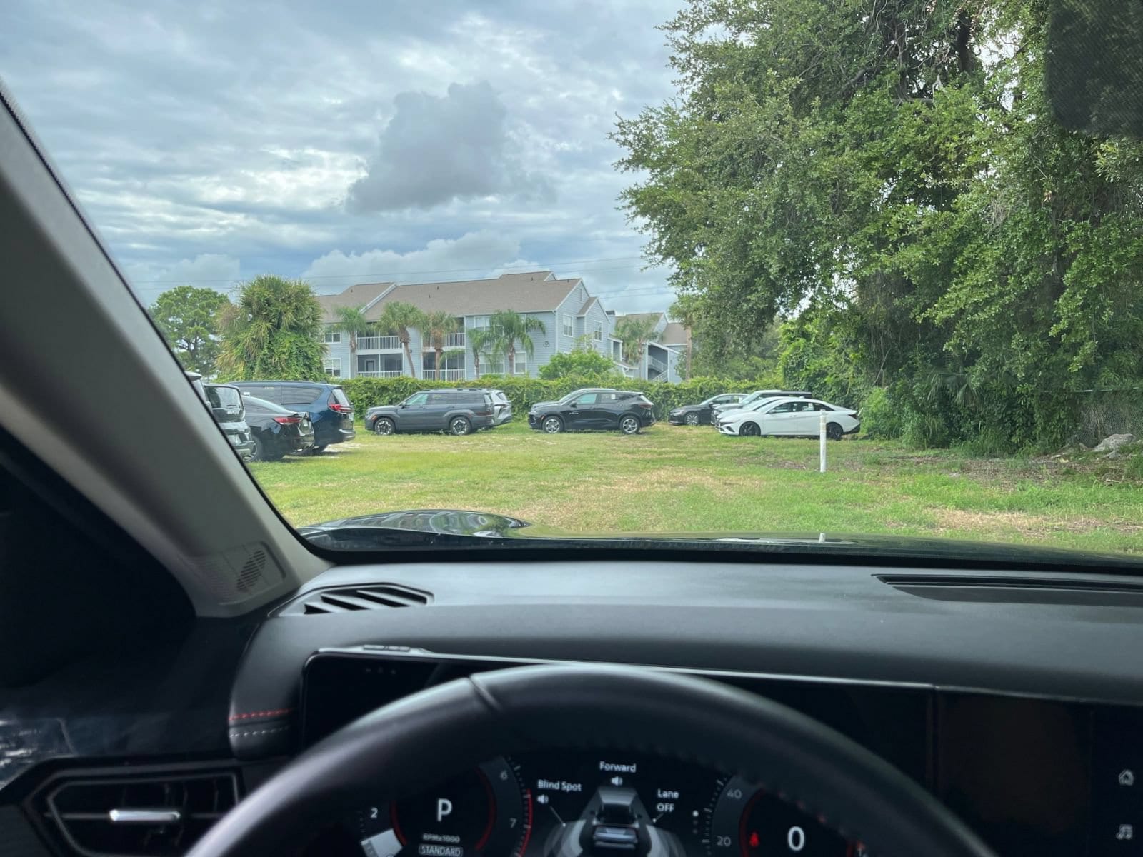 Thumbnail: 2026 Nissan Kicks - 32