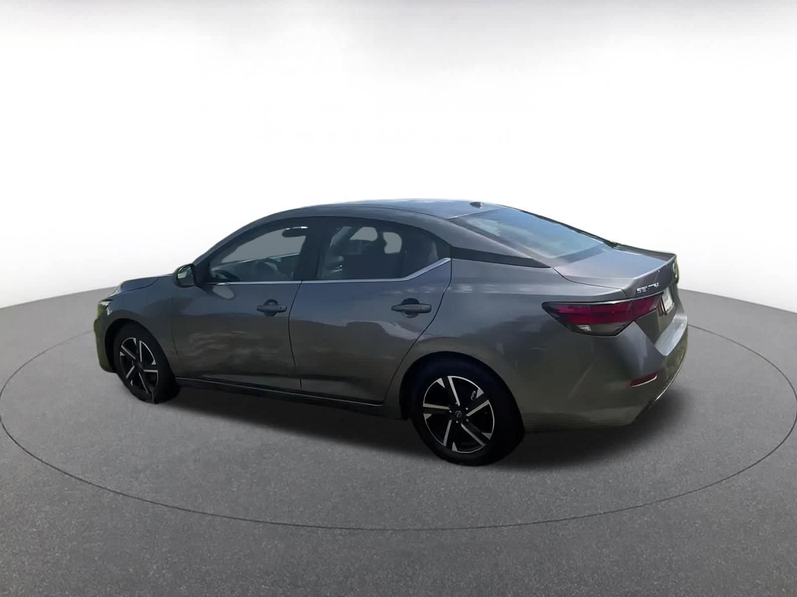 Thumbnail: 2024 Nissan Sentra - 10