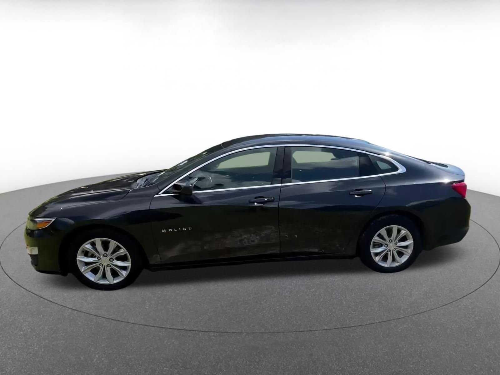 Thumbnail: 2023 Chevrolet Malibu - 9