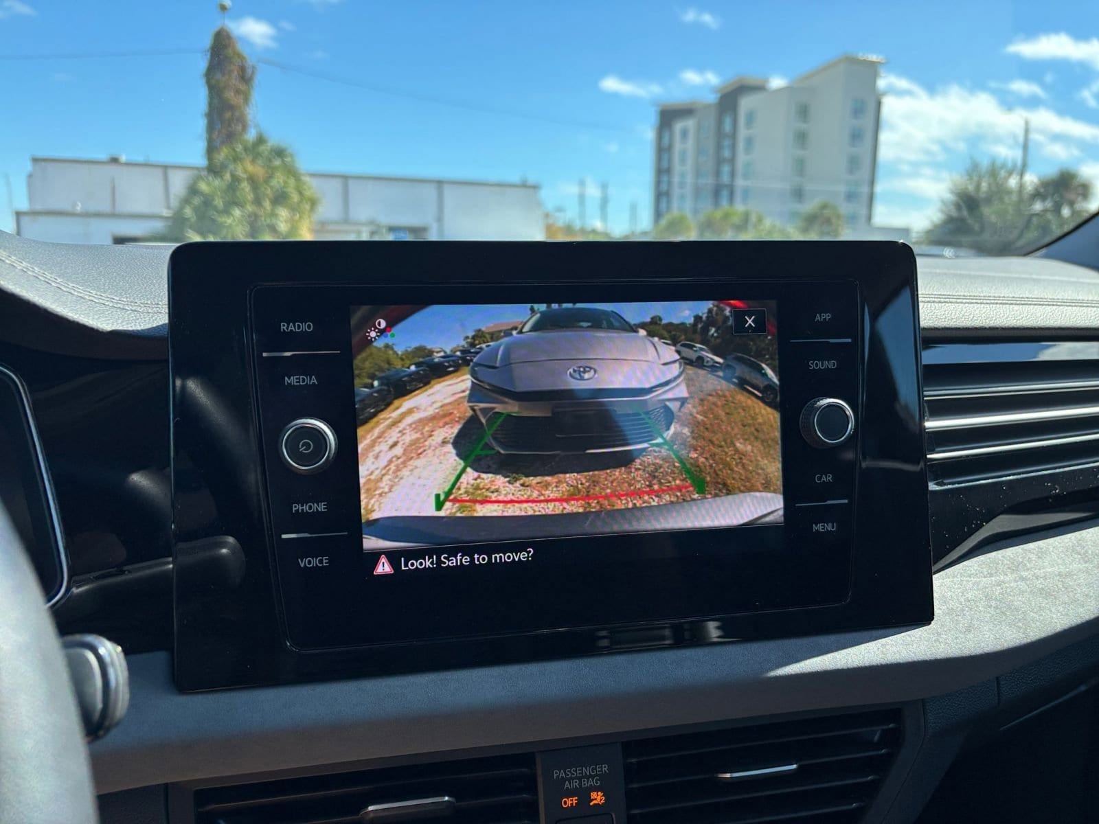 Thumbnail: 2025 Volkswagen Jetta - 17