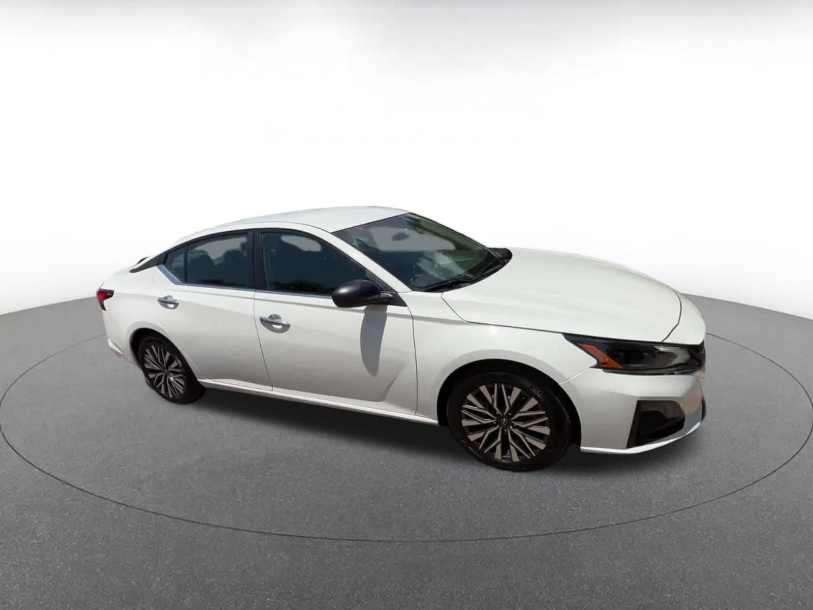 Thumbnail: 2025 Nissan Altima - 2