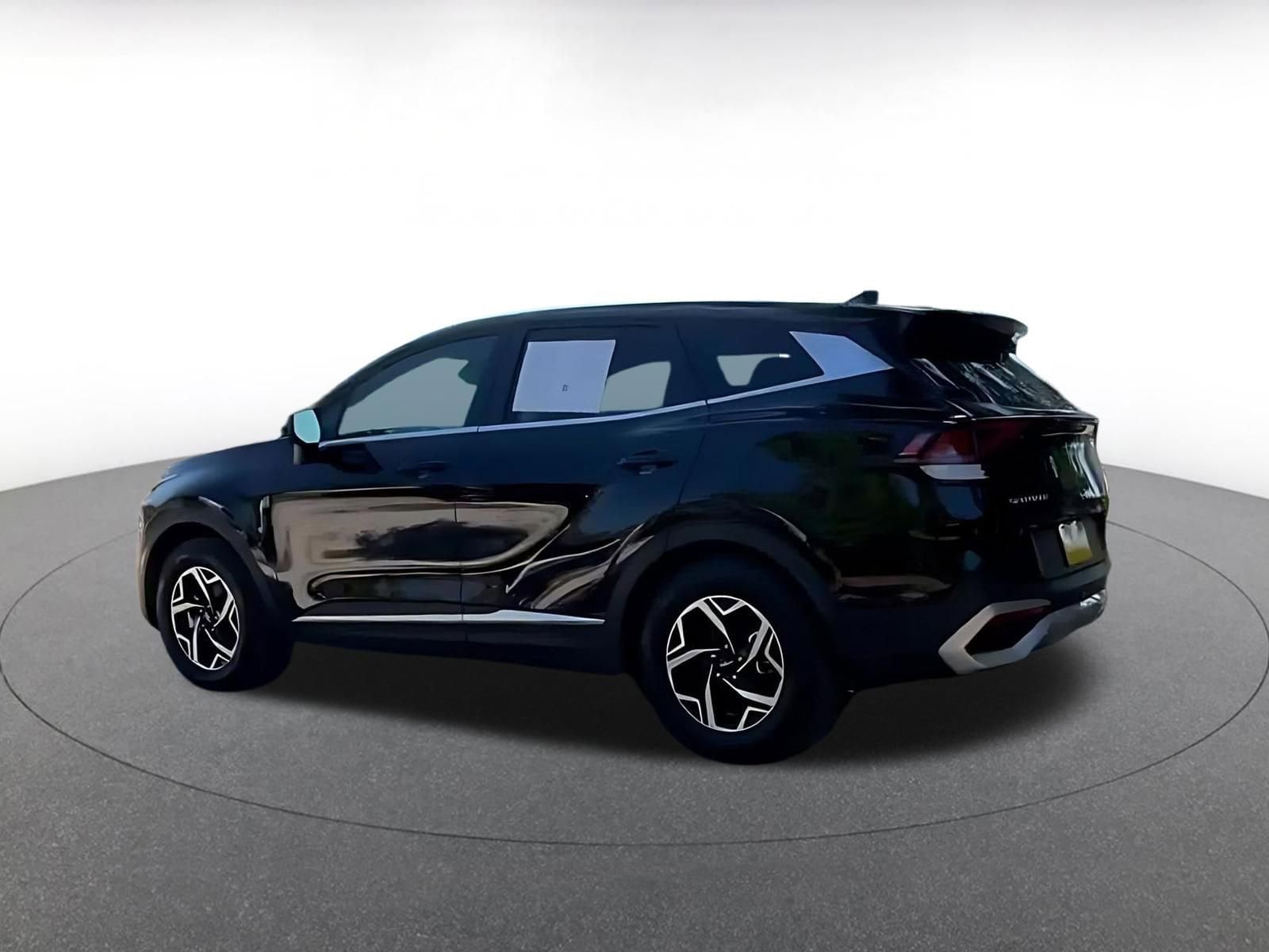 Thumbnail: 2025 Kia Sportage - 3