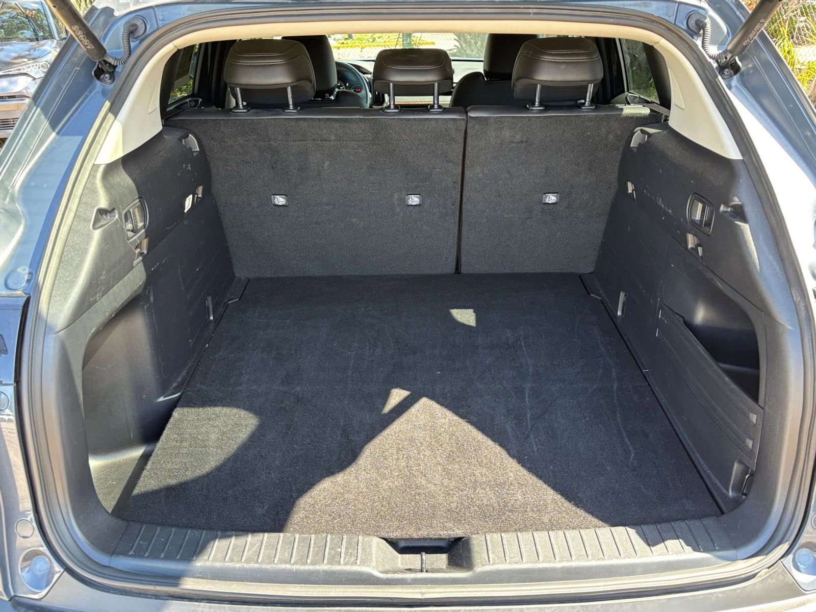 Thumbnail: 2025 Mazda CX-50 - 35