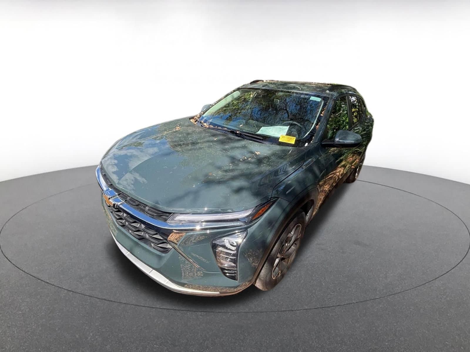 Thumbnail: 2025 Chevrolet Trax - 3