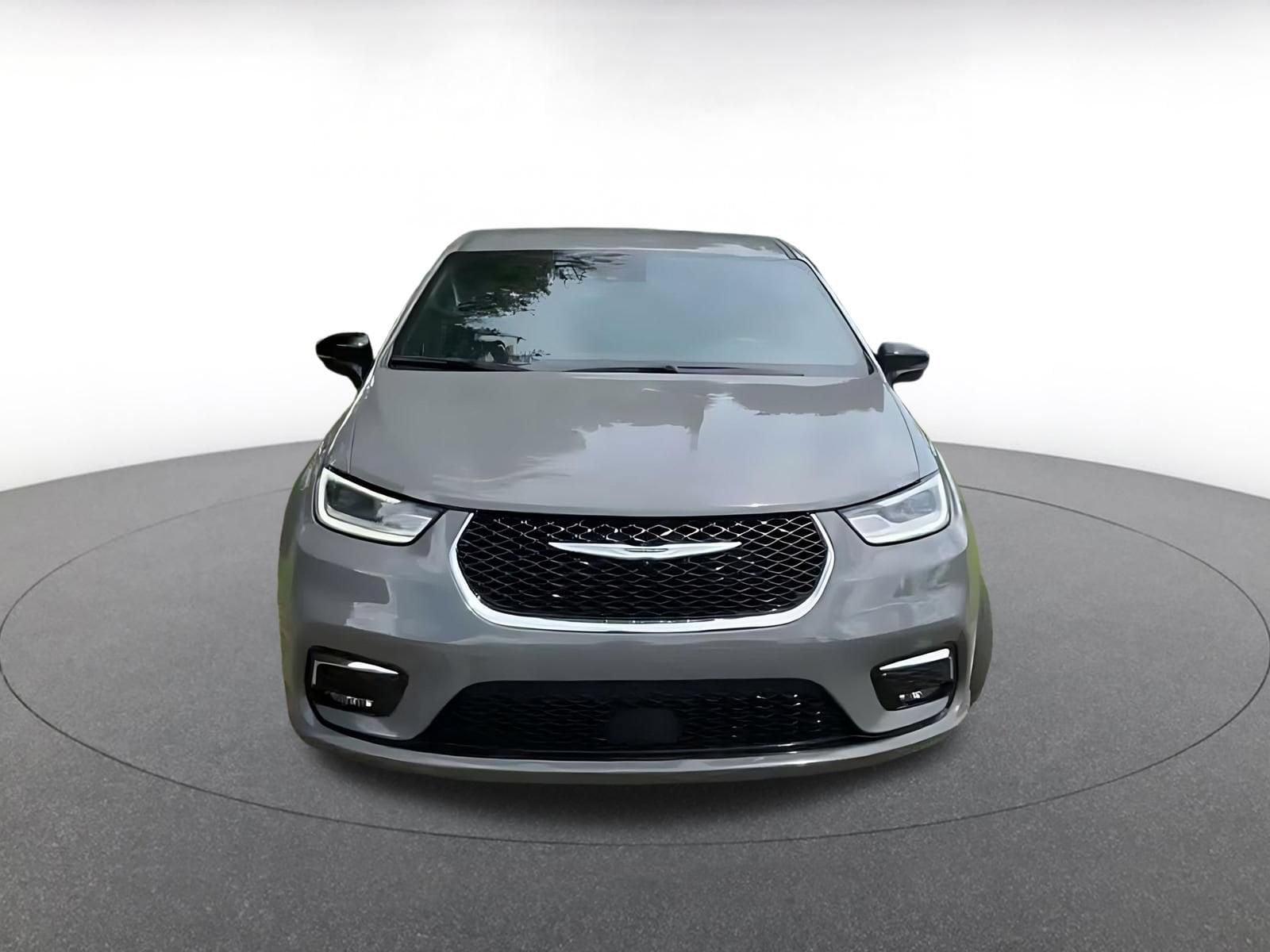 Thumbnail: 2025 Chrysler Pacifica - 4