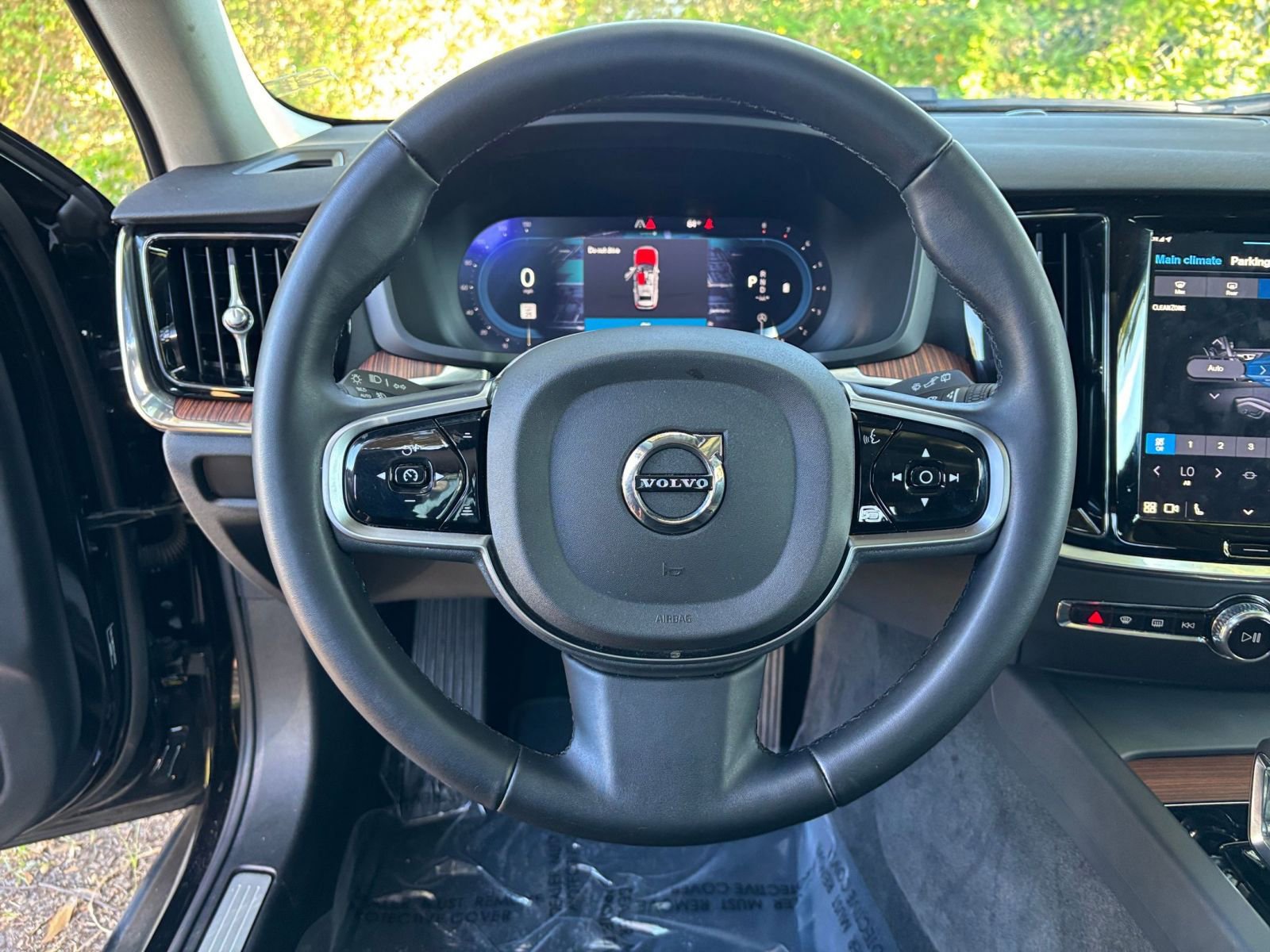 Thumbnail: 2025 Volvo S60 - 28