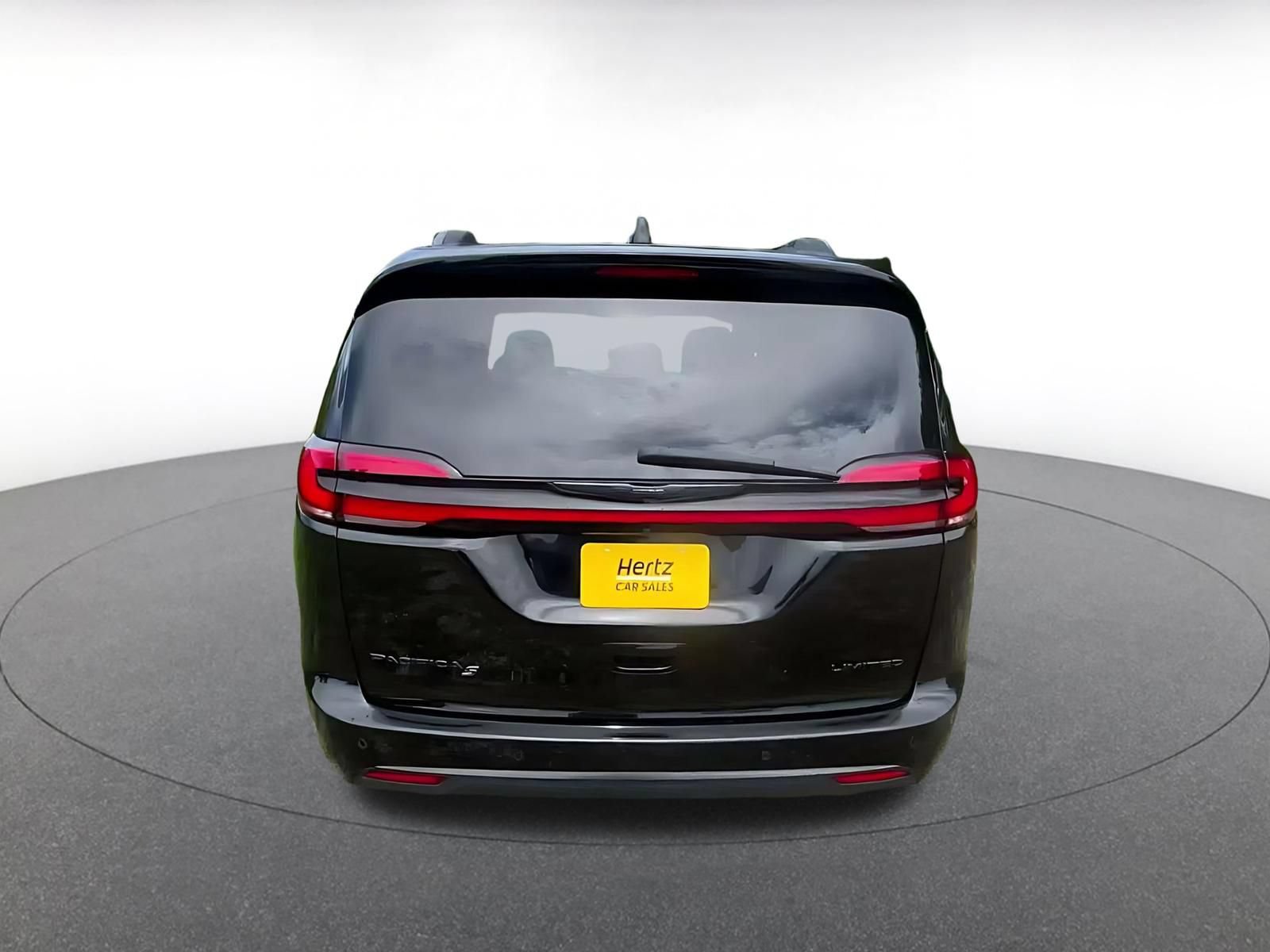 Thumbnail: 2025 Chrysler Pacifica - 10