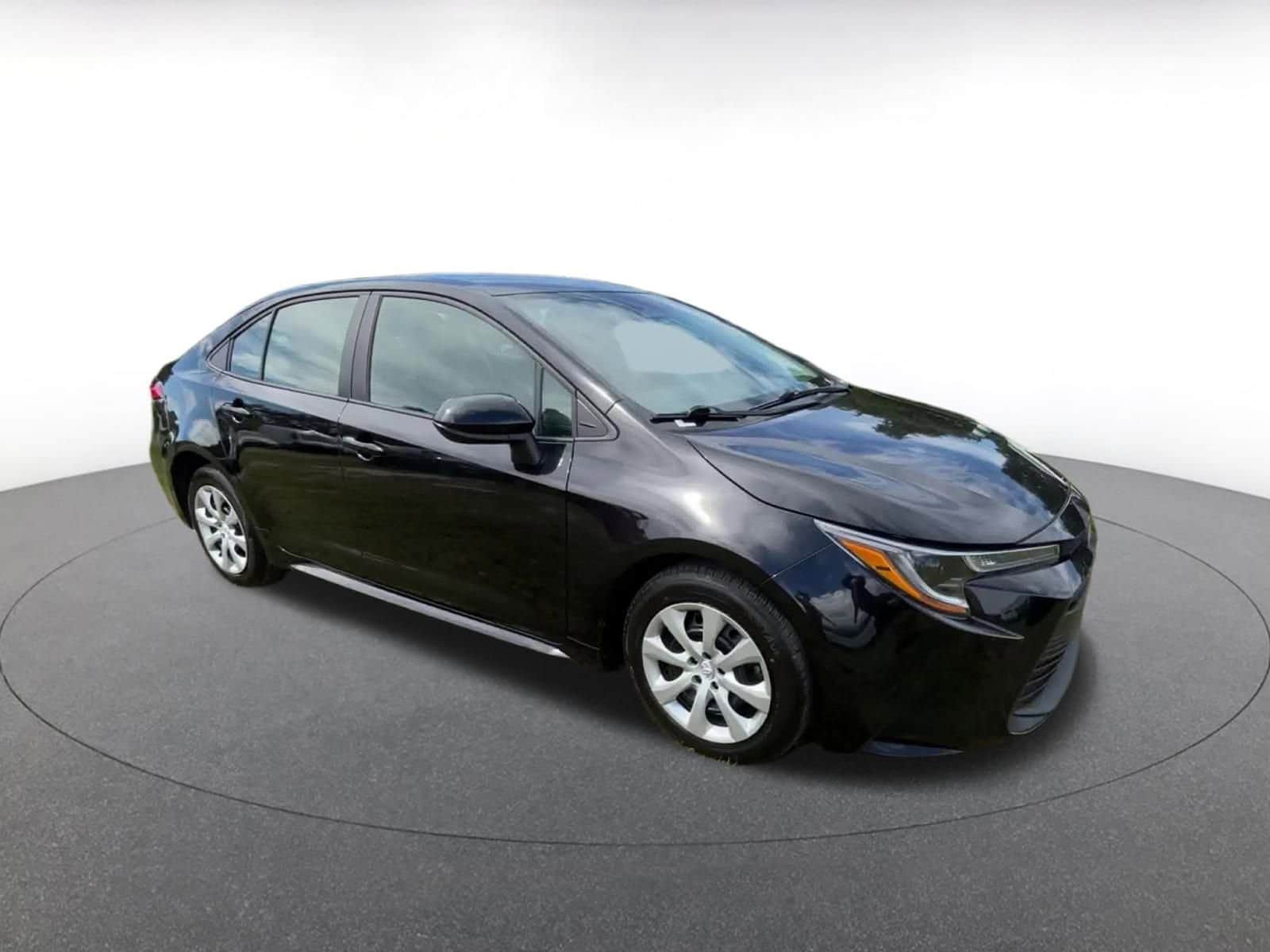 Thumbnail: 2023 Toyota Corolla - 2