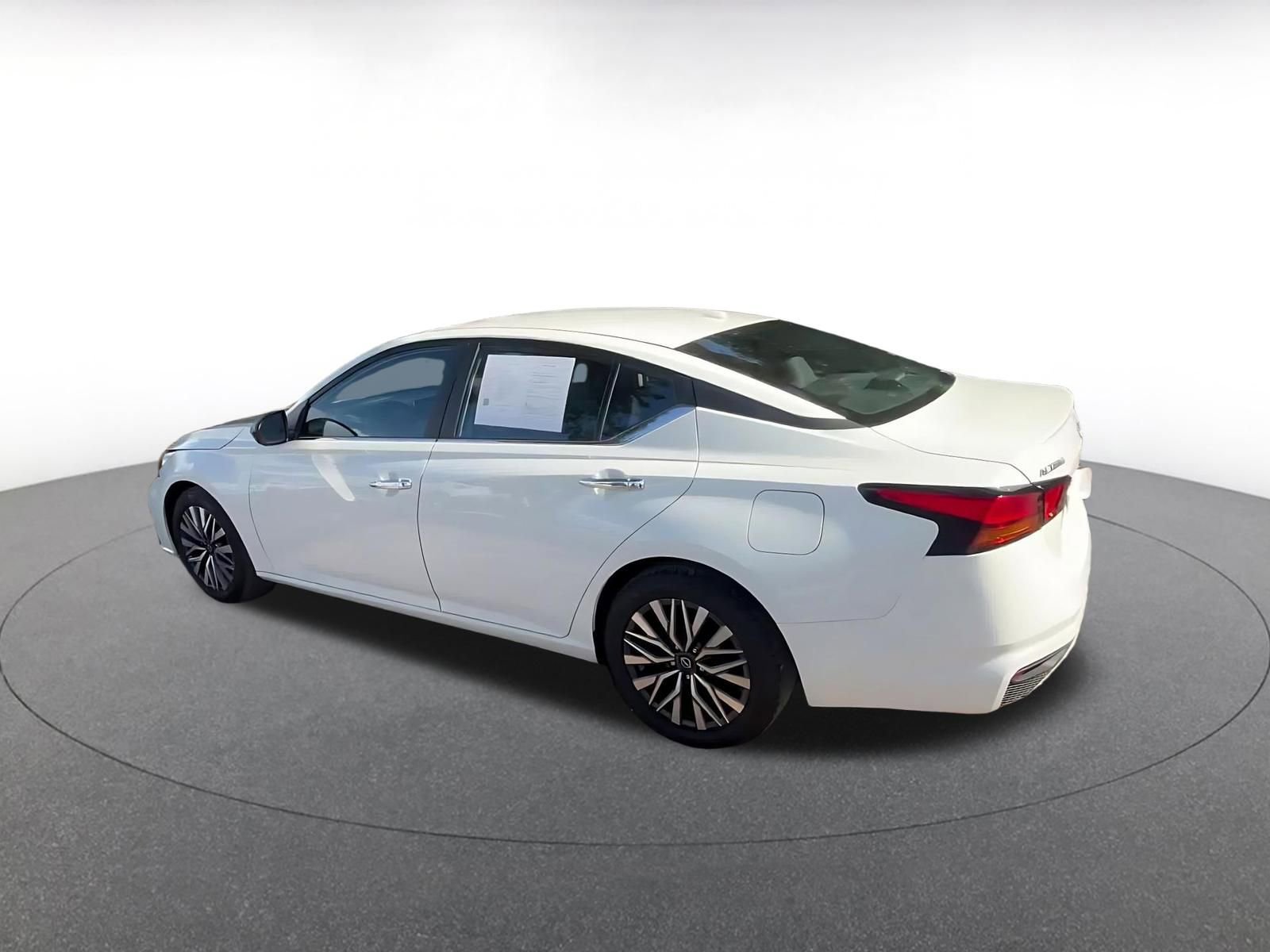 Thumbnail: 2025 Nissan Altima - 10