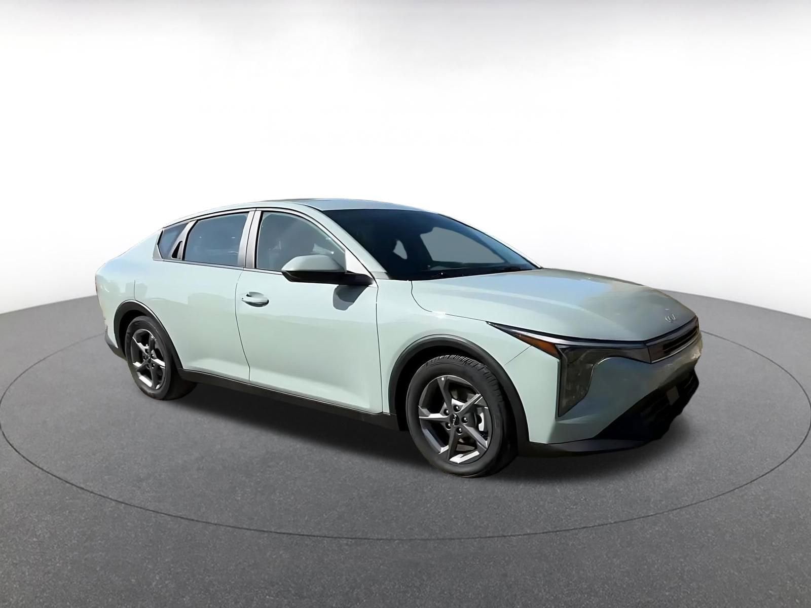 Thumbnail: 2025 Kia K4 - 1