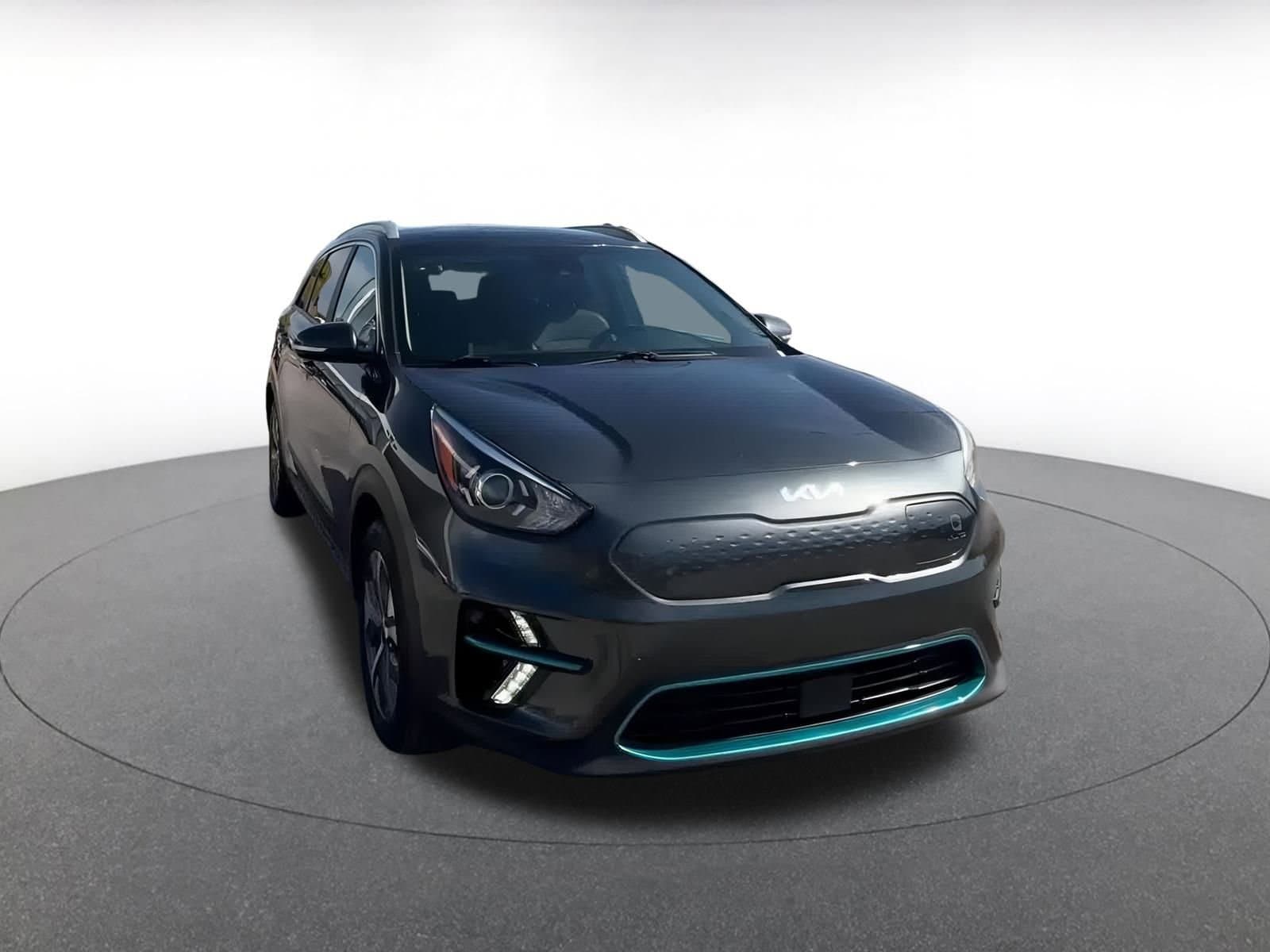 Thumbnail: 2022 Kia Niro - 3