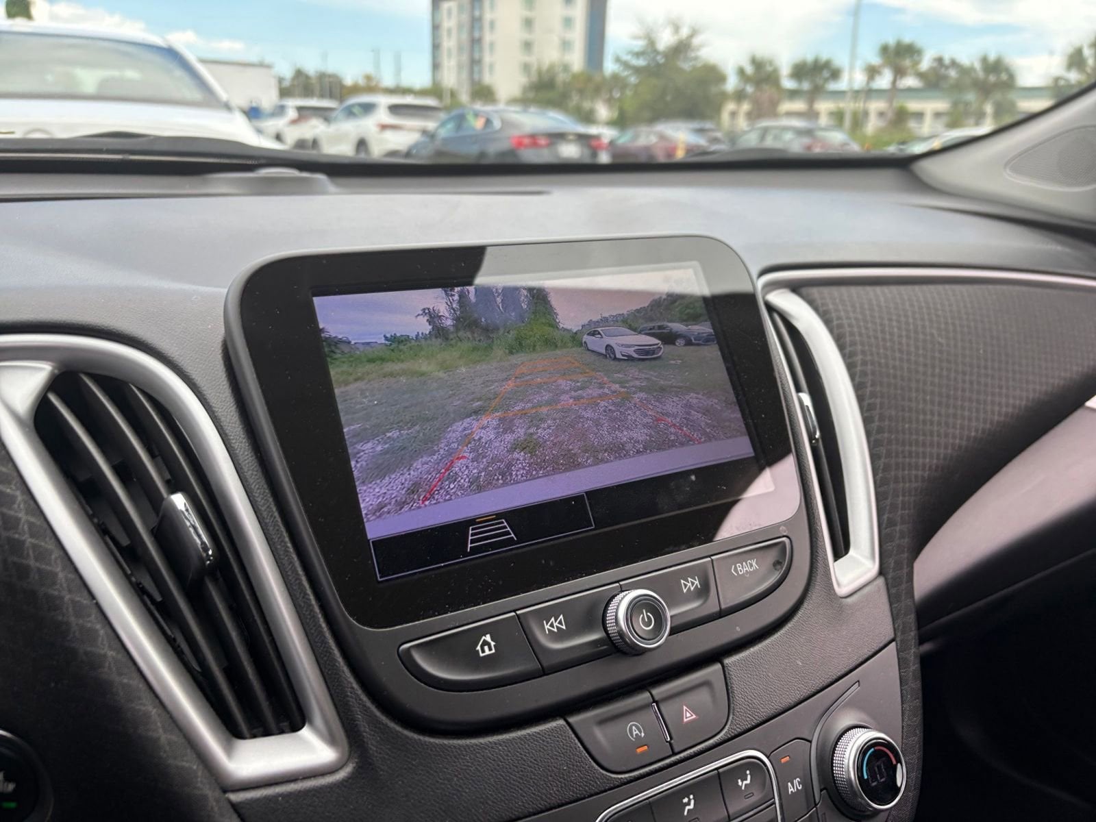 Thumbnail: 2024 Chevrolet Malibu - 17