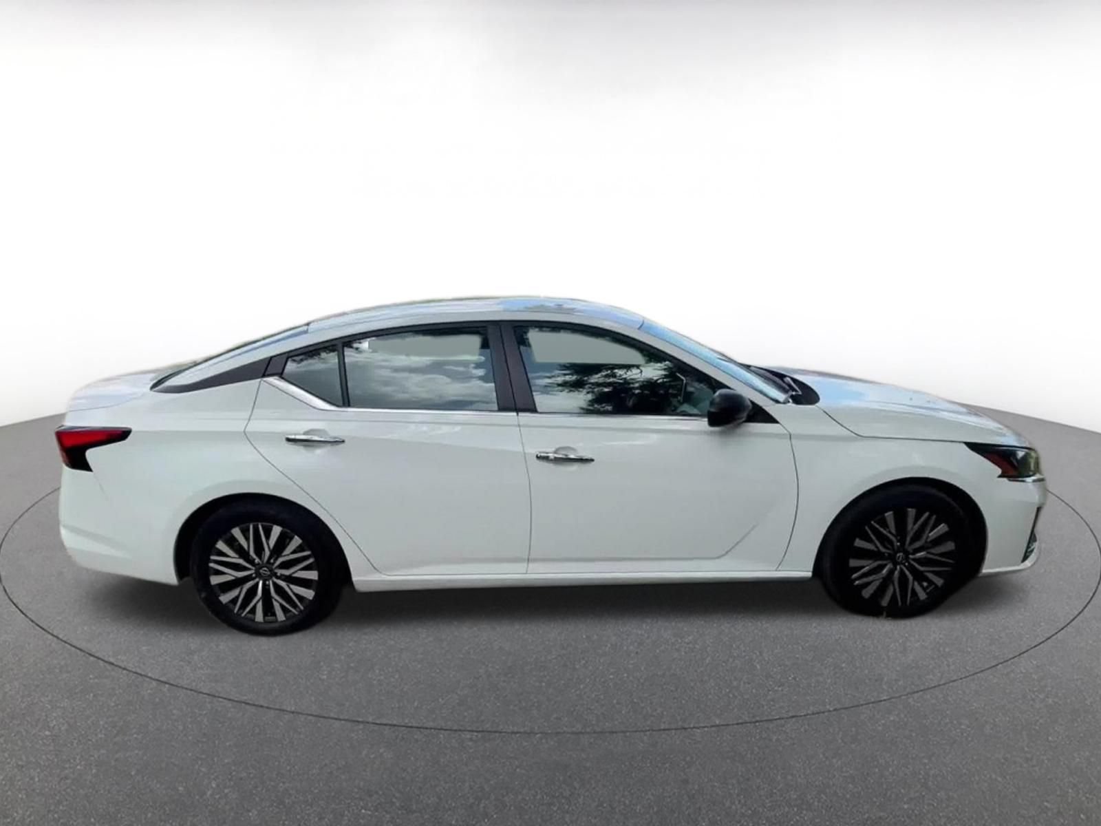 Thumbnail: 2025 Nissan Altima - 16