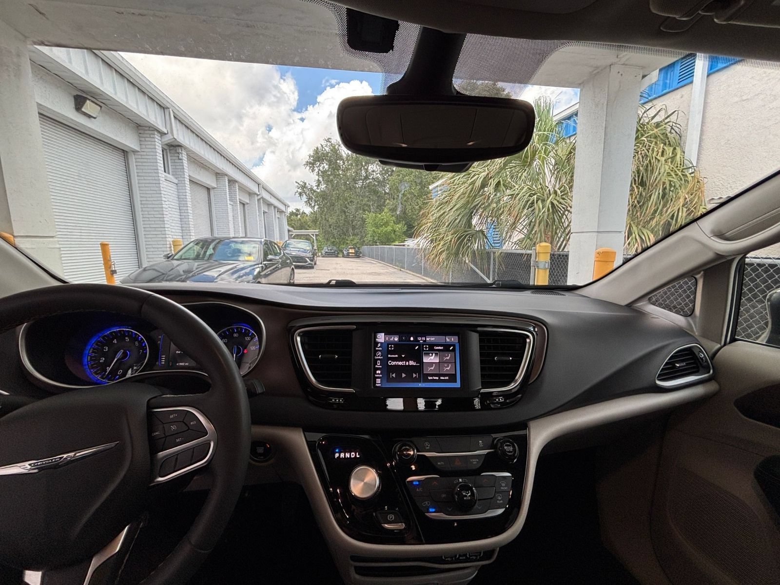 Thumbnail: 2024 Chrysler Voyager - 34