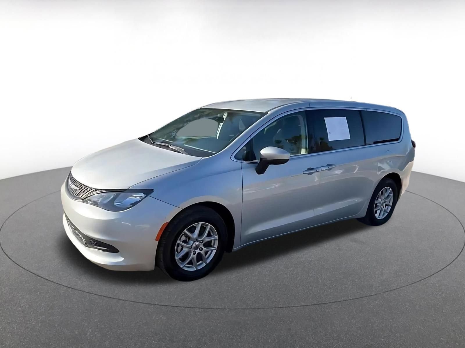 Thumbnail: 2023 Chrysler Voyager - 8