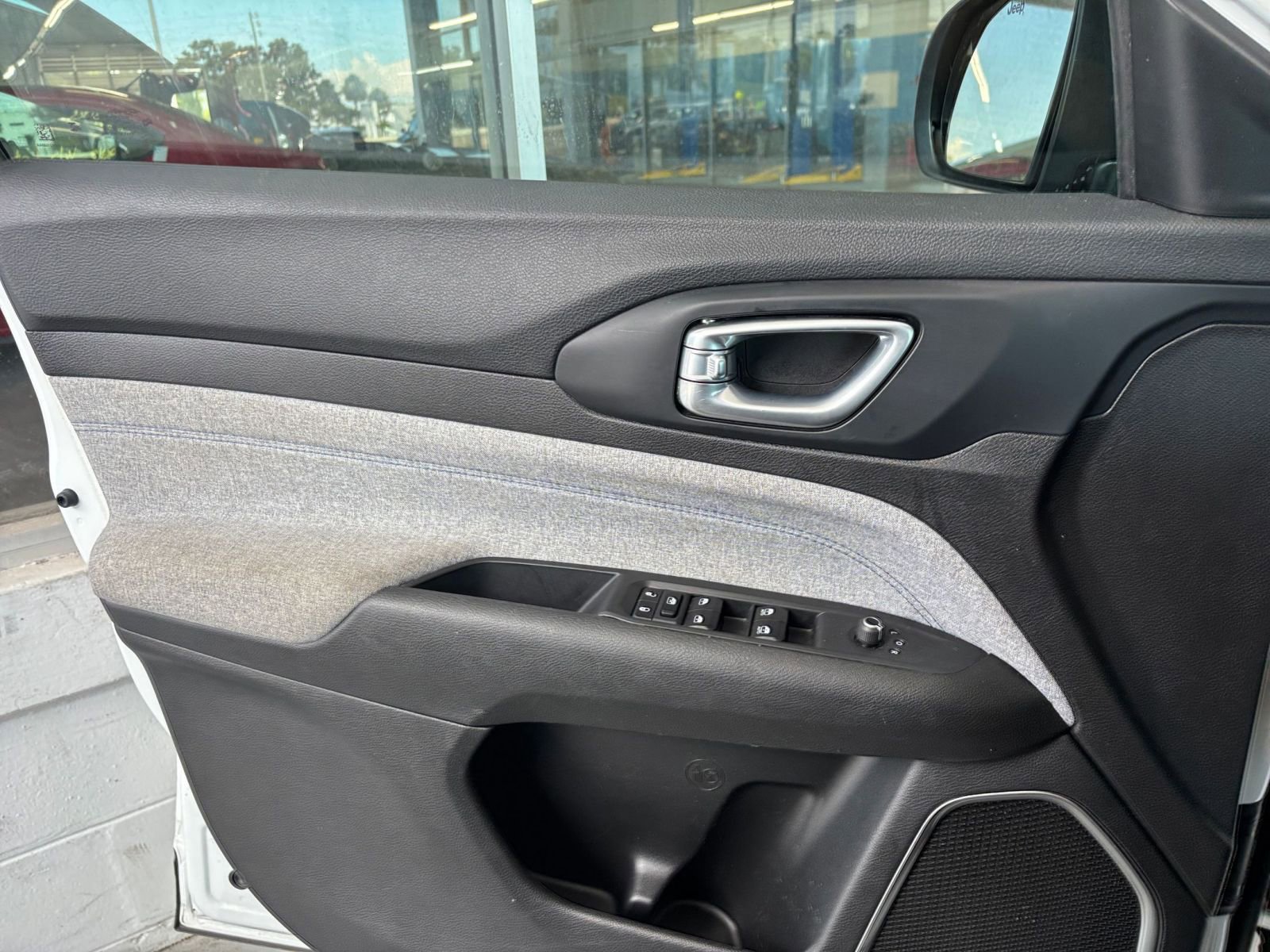 Thumbnail: 2023 Jeep Compass - 20